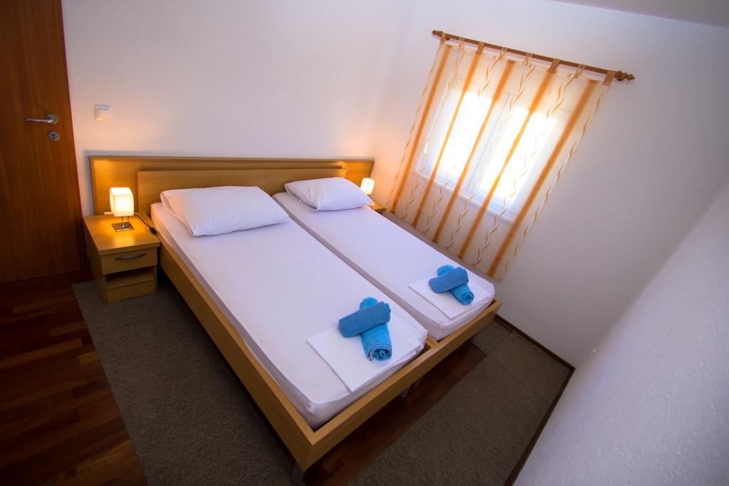 Apartments Kelic Trogir Rum bild