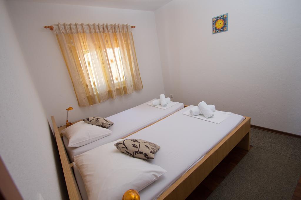 Apartments Kelic Trogir Rum bild