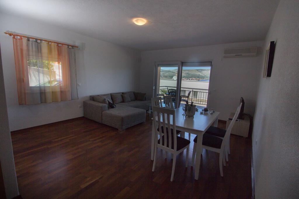 Apartments Kelic Trogir Rum bild