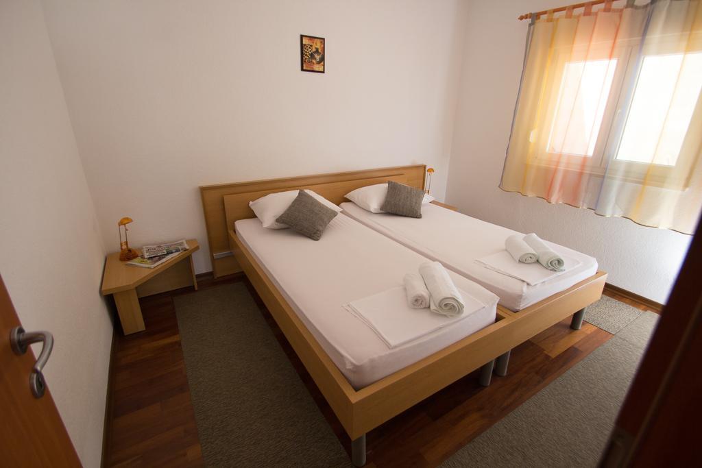 Apartments Kelic Trogir Rum bild