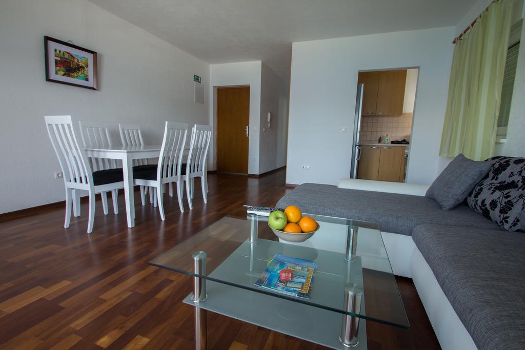 Apartments Kelic Trogir Rum bild